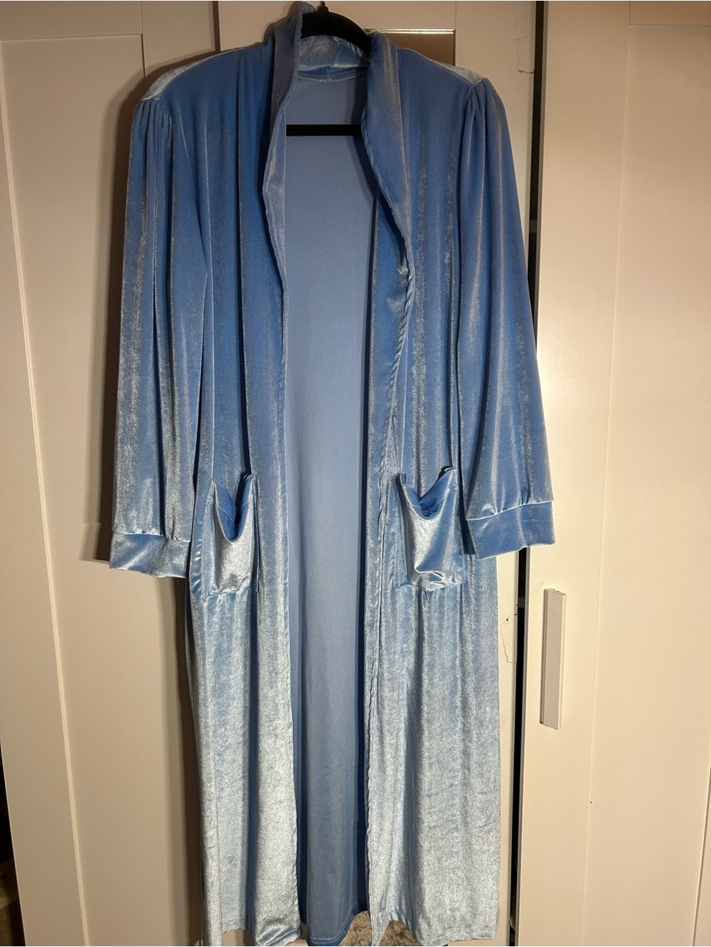 SHEIN Light Blue Long Velvet Robe with Pockets